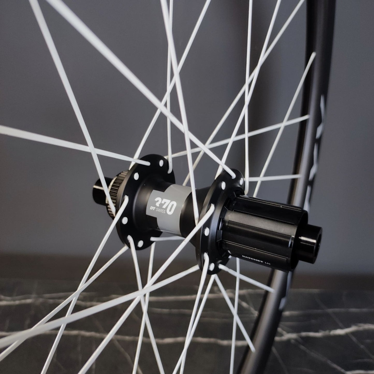 Aviator RT46 Tubular Carbon + DT Swiss 370 CL + Aerolite White / Wheelset / Front + Rear